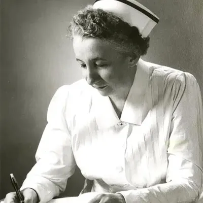Charlotte Tassé, présidente du conseil d’administration du Sanatorium Prévost, vers 1947 Photographe non identifié BAnQ, Centre d’archives de Montréal Fonds Charlotte Tassé P307,S3,SS1,D5,P41